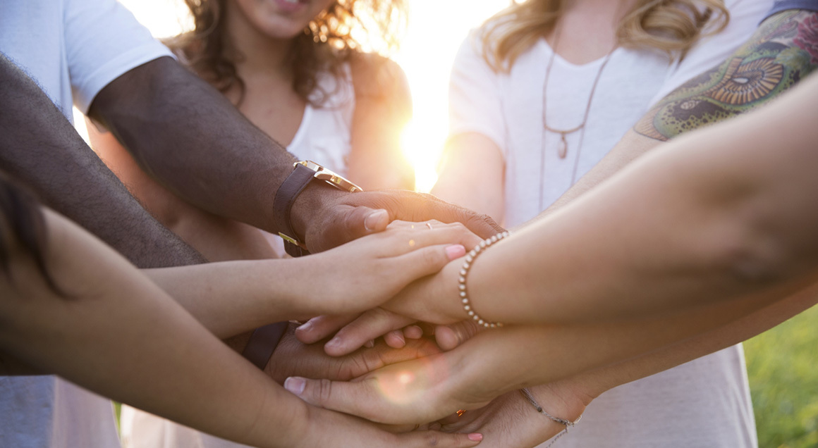 Friends hands in circle 72px