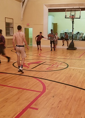 Holy hoops players 300