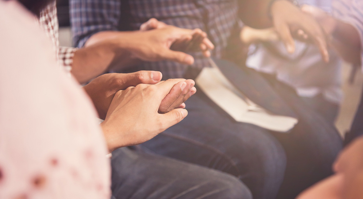 Stock holding hands 72px