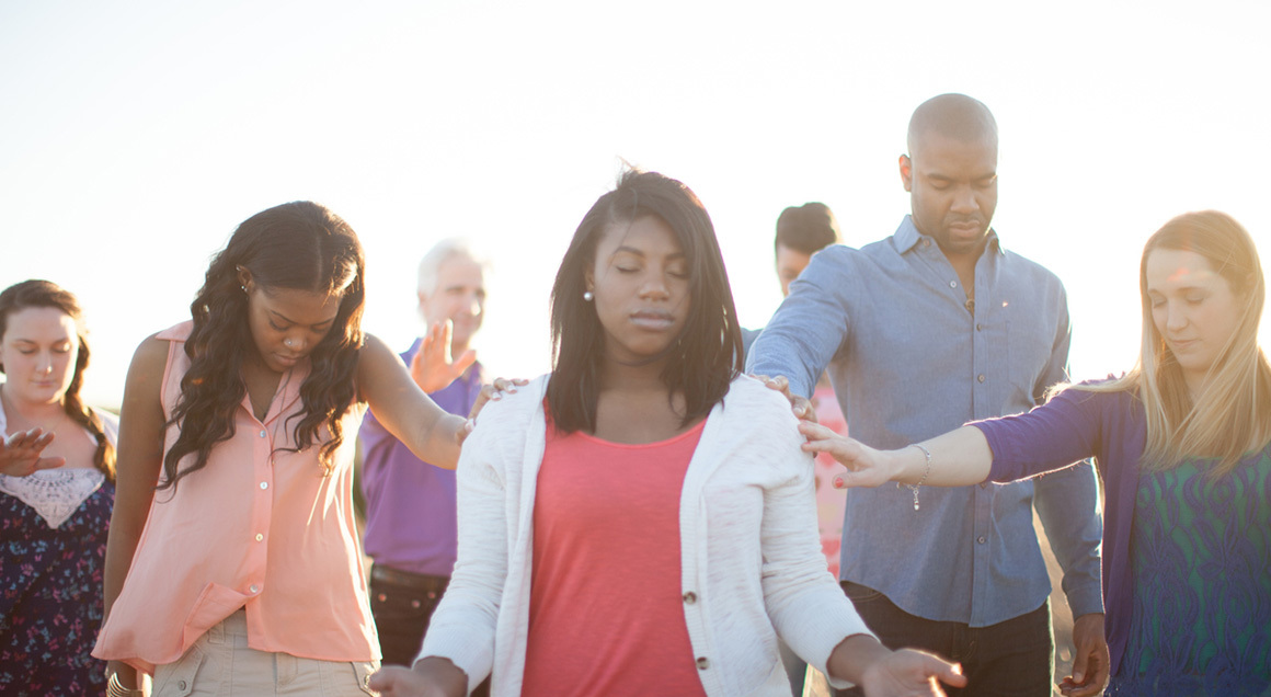 Stock praying outside 1160x636